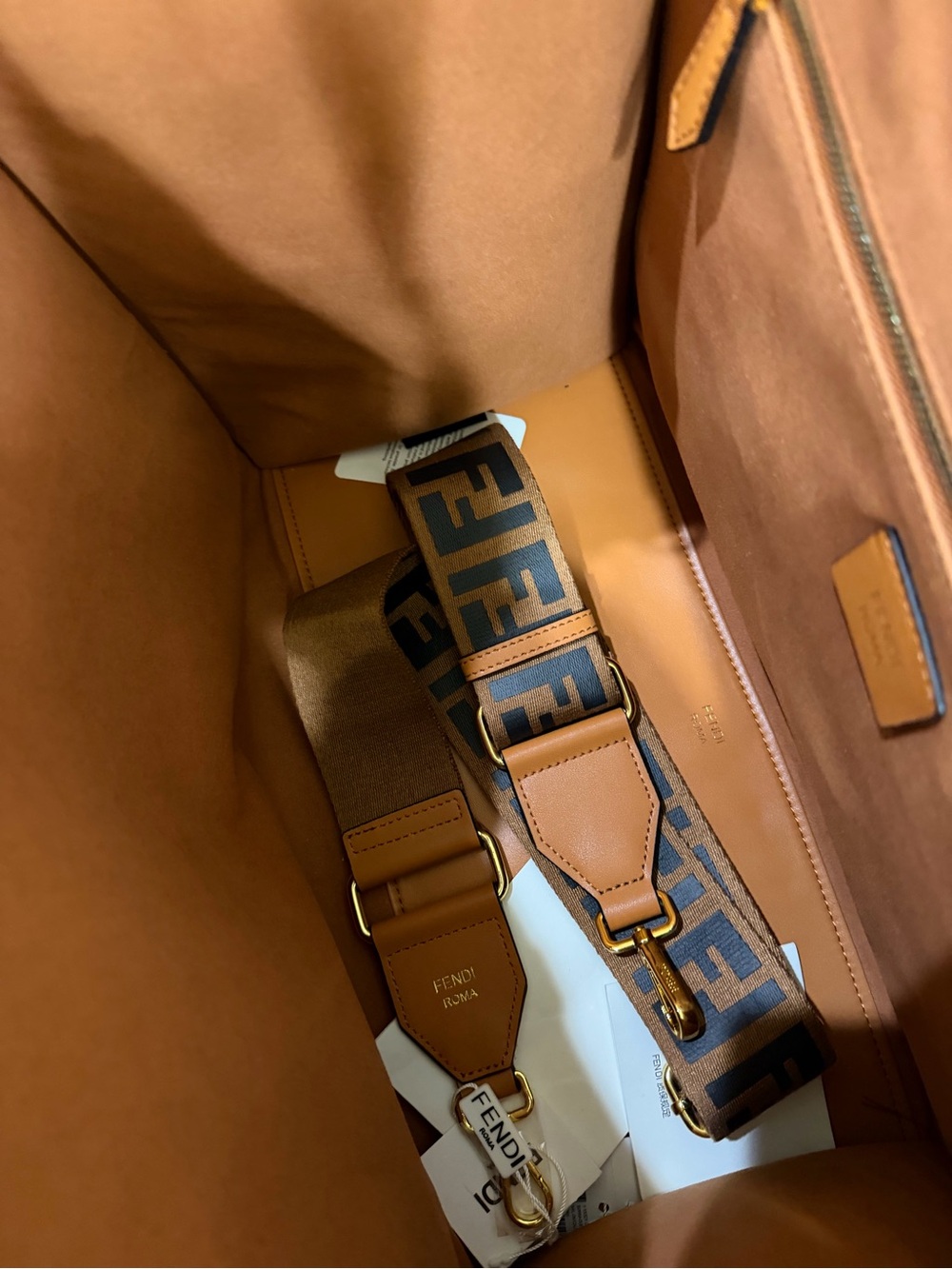 Handbag - Picture 5 of 7